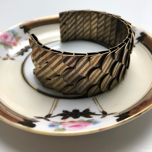 Jewelmint Gold Bronze Layered Cuff Bracelet - Picture 2 of 4